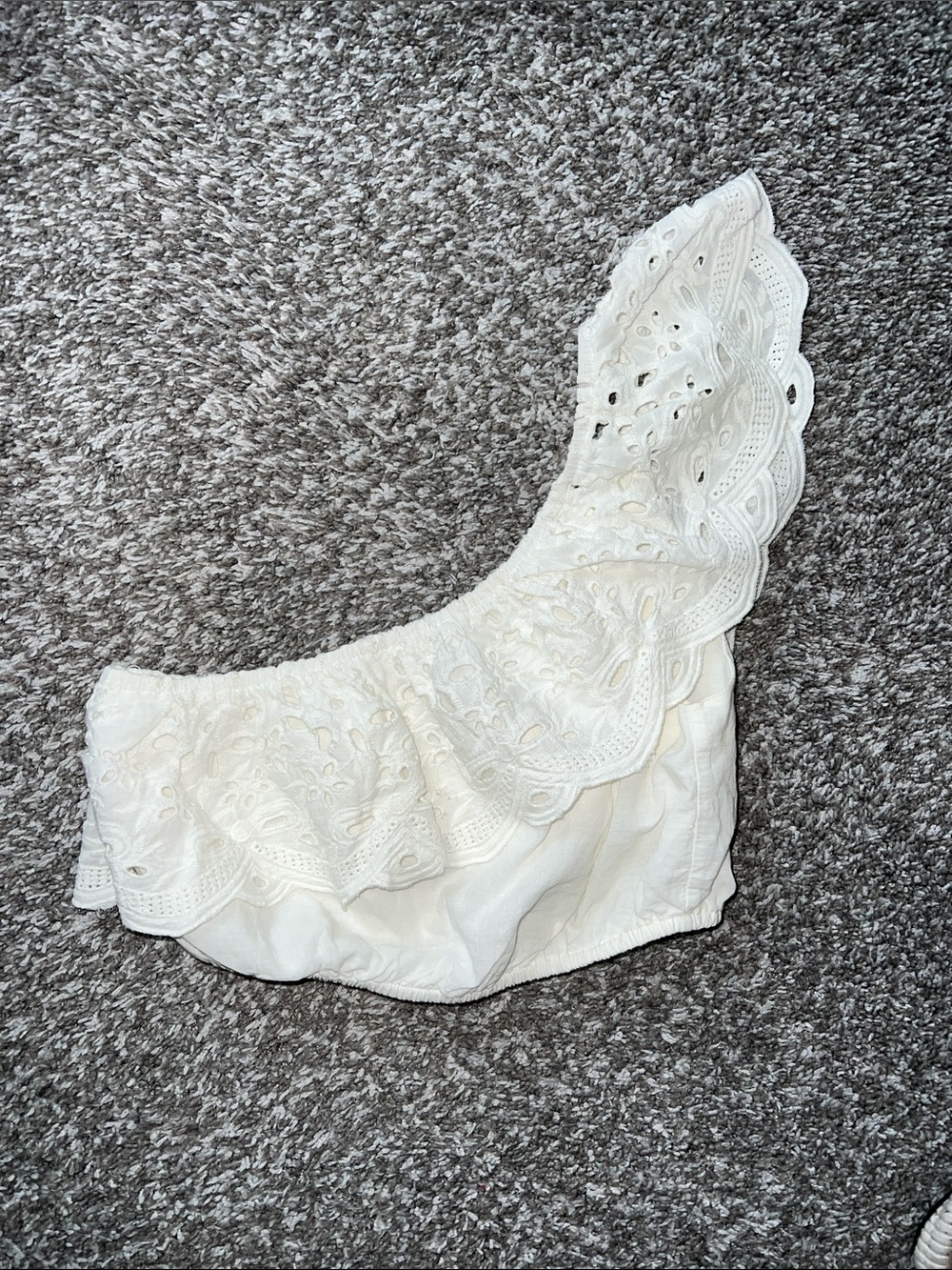 Tobi White Eyelet One-Shoulder Bandeau
